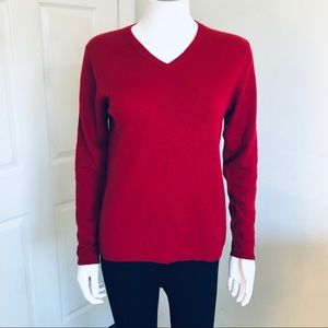 100% CASHMERE red v neck sweater Size Small